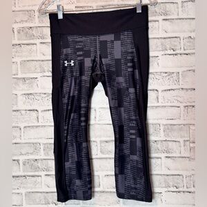Under Armour Black and Gray‎ compression capri Geometric Leggings size medium